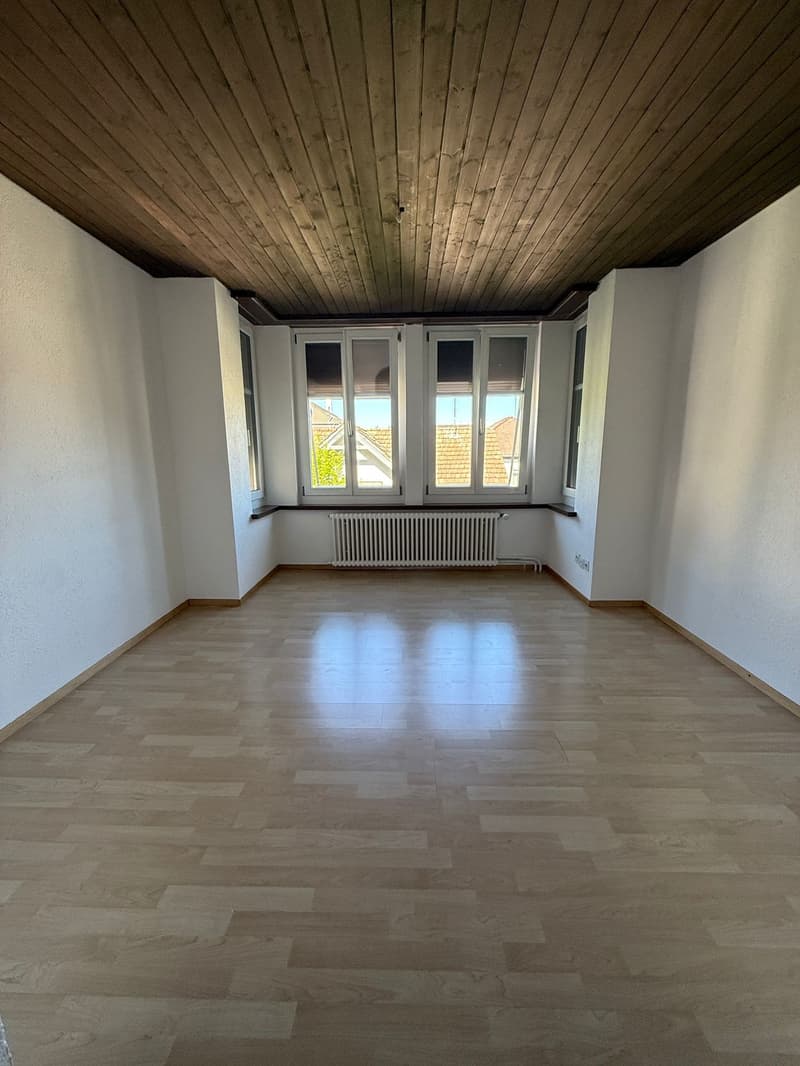 Charmante 3.5 Zimmer-Wohnung in Seenähe zu vermieten (2)