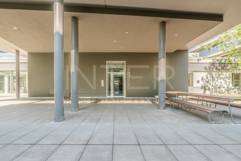 Spacious 5.5-room apartment with large balcony in Feldpark Zug (30)