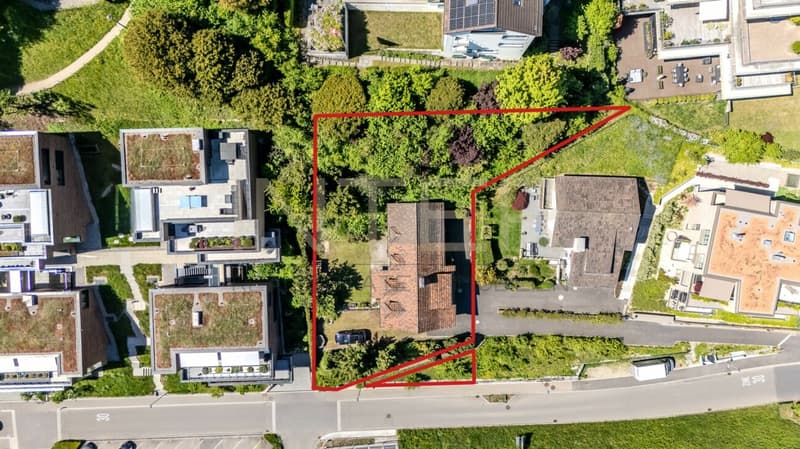 Casa unifamiliare di 6,5 locali con giardino di 981 m², vista lago e potenziale di sviluppo a Oberrieden (6)
