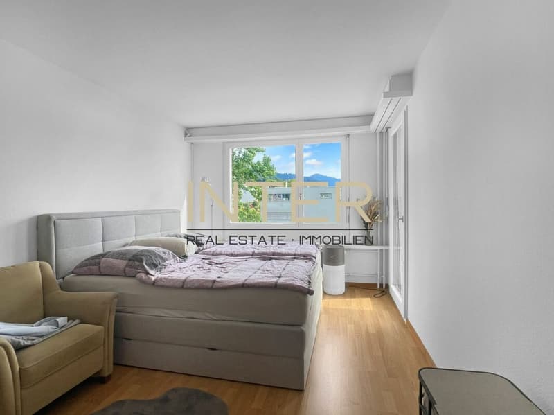 Modern wohnen mit traumhafter Sicht auf den Zugersee (12)