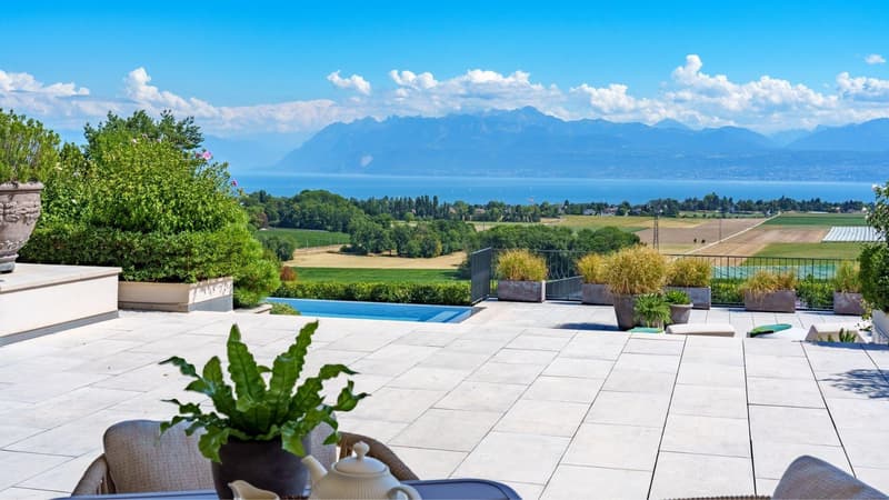 A vendre - Villa d'exception avec vue panoramique sur le lac et les Alpes (2)