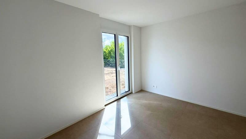 A louer - Villa familiale neuve avec terrasse et jardin (7)