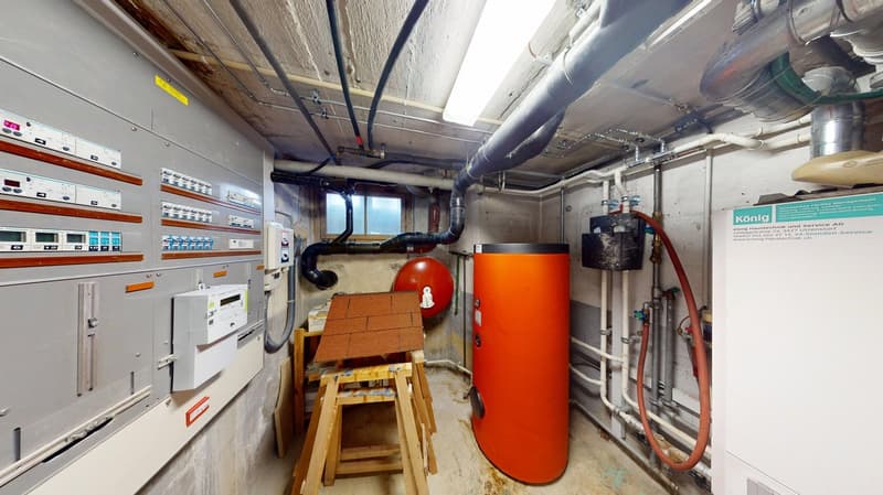 Freistehendes Einfamilienhaus mit wunderschöner Gartenanlage in Jegenstorf (33)