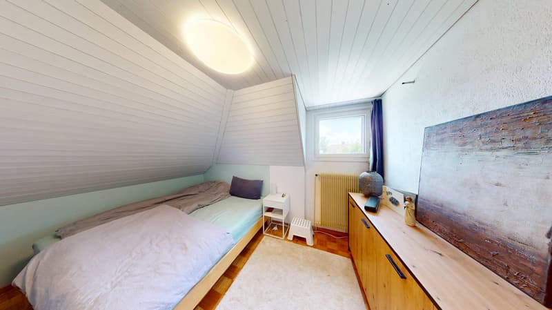 Freistehendes Einfamilienhaus mit wunderschöner Gartenanlage in Jegenstorf (29)