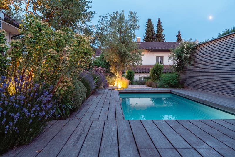 Freistehendes Einfamilienhaus mit wunderschöner Gartenanlage in Jegenstorf (8)