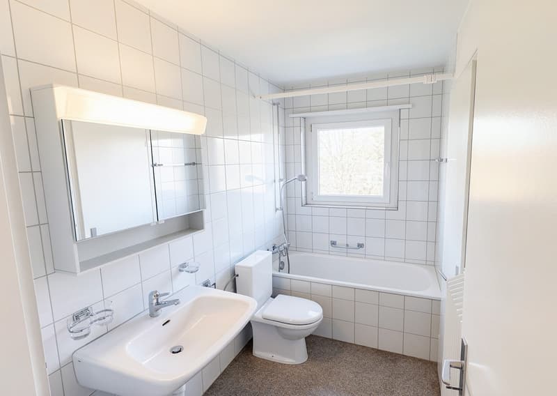Charmante 3.5-Zimmer-Wohnung mit Balkon und schöner Aussicht in Wil SG (4)