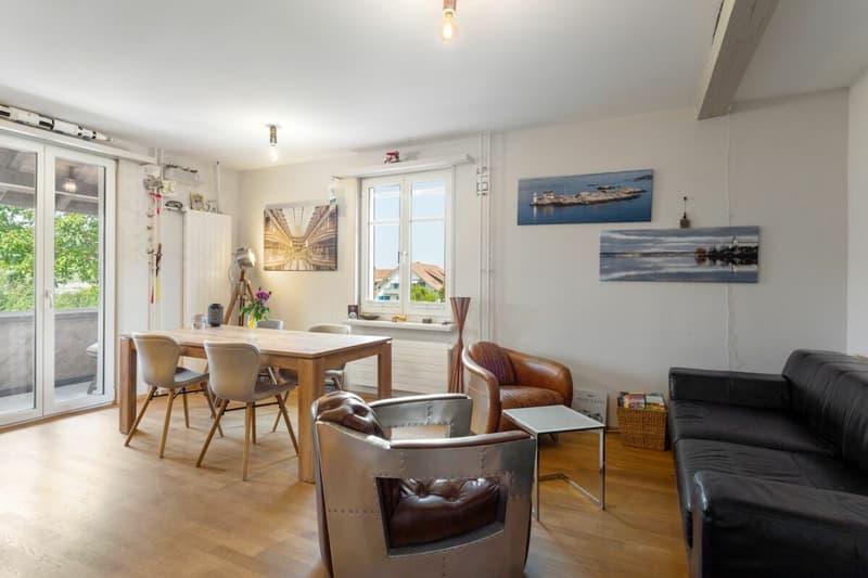 Two-family house, renovated in 2020, with idyllic garden - near village center and school in the historic town of Elgg ZH. (9)