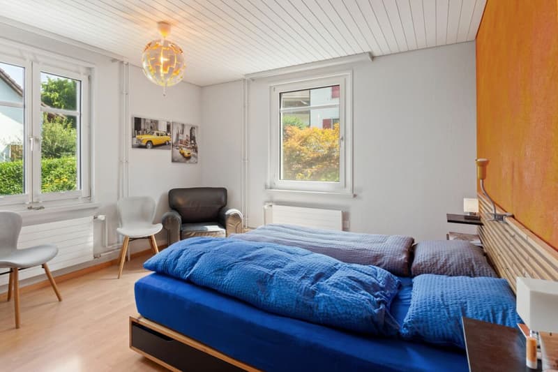 Two-family house, renovated in 2020, with idyllic garden - near village center and school in the historic town of Elgg ZH. (11)