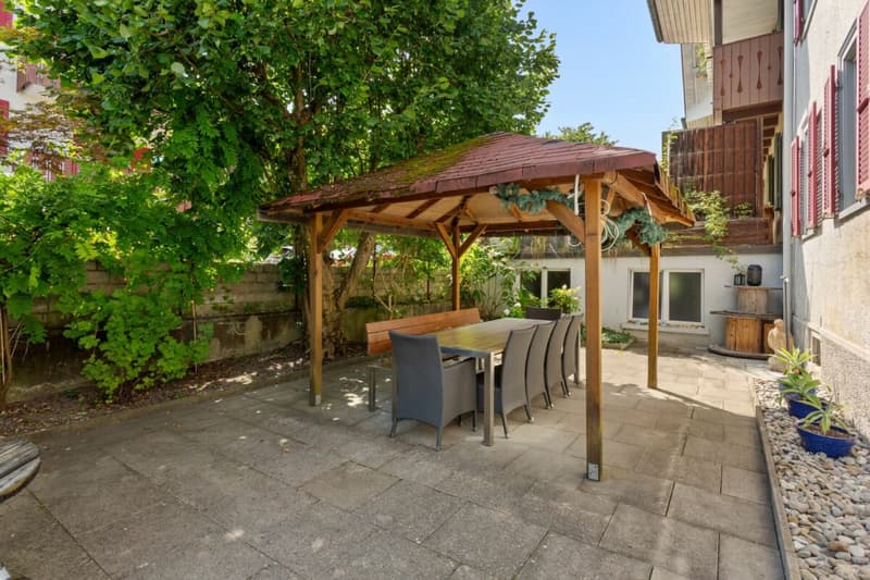 Zweifamilienhaus, 2020 saniert, mit idyllischem Garten - nahe Dorfkern und Schule im historisches Landstädtchen Elgg ZH. (13)
