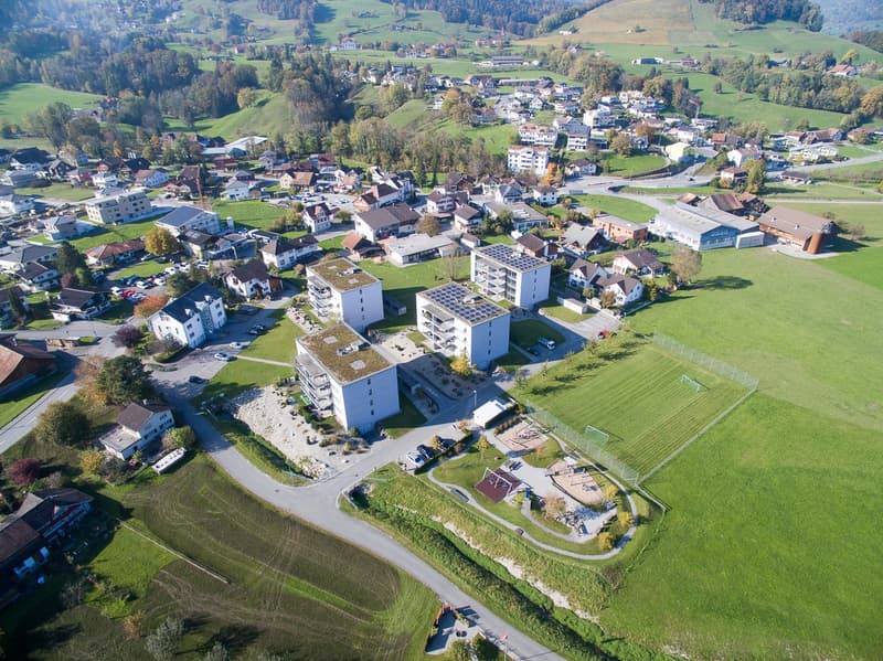 Moderne 4.5 Zimmer Erdgeschosswohnung mit Garten in Eichberg (4)