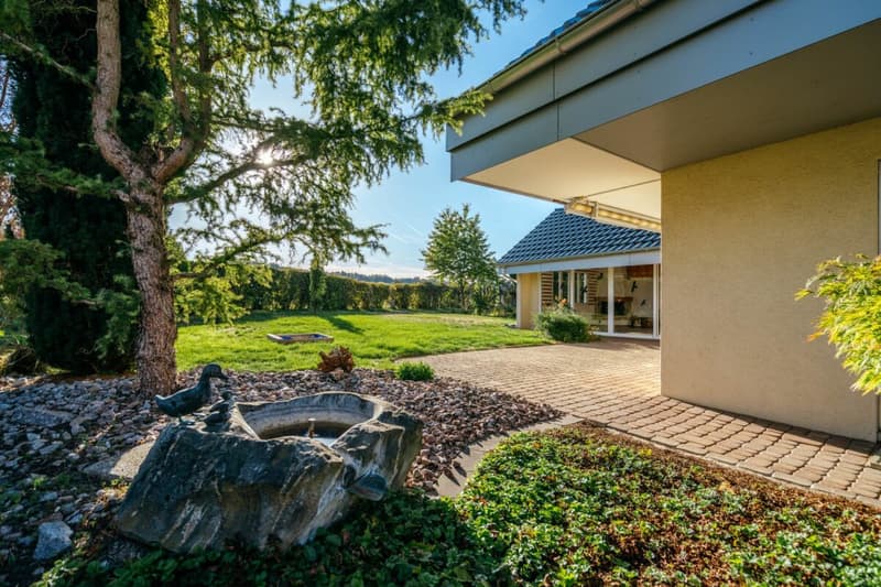 Freistehendes 6½-Zimmer Einfamilienhaus mit Wintergarten und viel Umschwung (3)