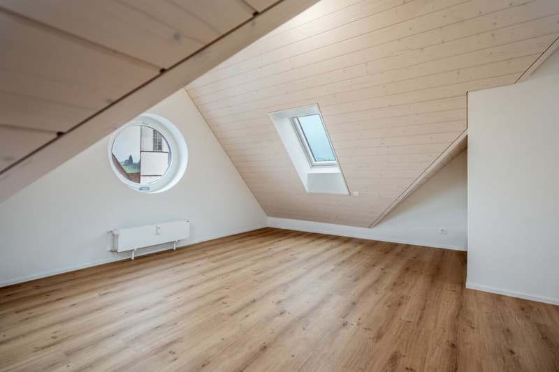 Charmante 5-Zimmer-Maisonettewohnung mit Galerie, Dachterrasse und Loggia (20)