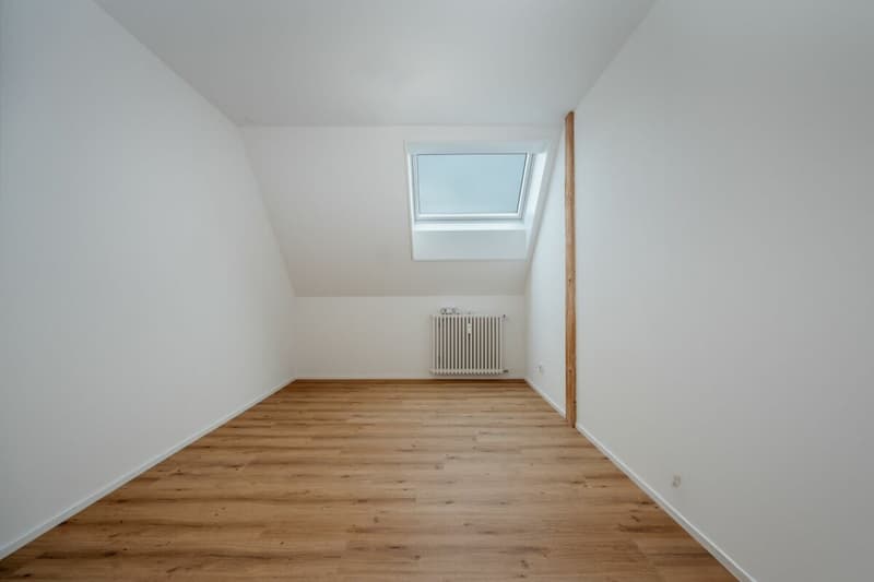 Charmante 5-Zimmer-Maisonettewohnung mit Galerie, Dachterrasse und Loggia (8)