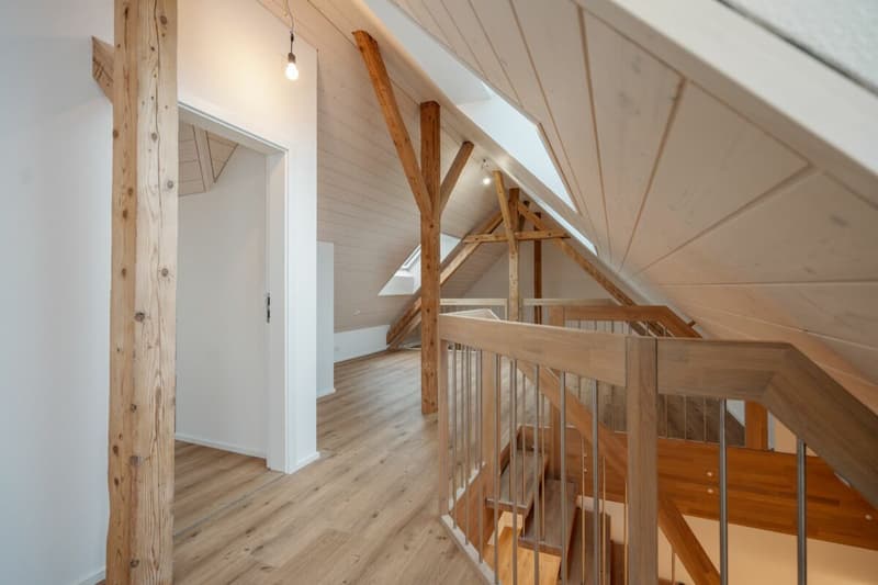 Charmante 5-Zimmer-Maisonettewohnung mit Galerie, Dachterrasse und Loggia (18)