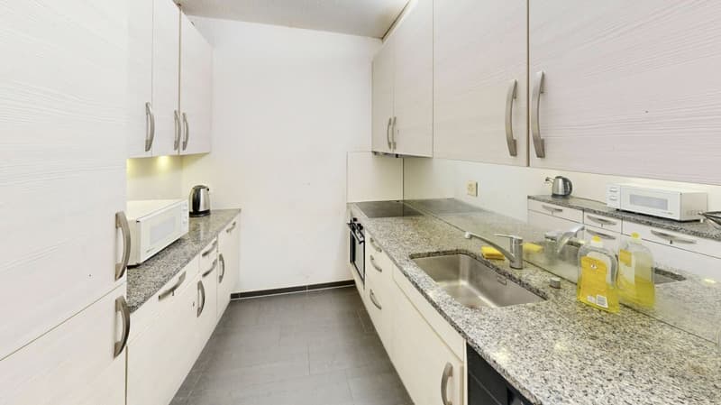 Over CHF 2,000.- monthly net cash flow: Fully rented 4.5-room apartment with 5% gross return (building right) (6)