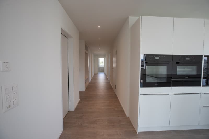 Exklusives Wohnen über den Dächern von Büren a.A. Attikawohnung mit grosser Dachterrasse (5)