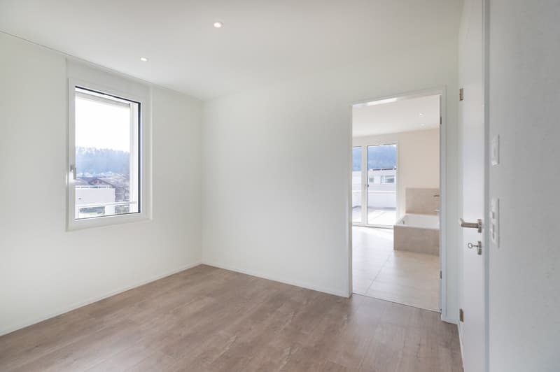 Exklusives Wohnen über den Dächern von Büren a.A. Attikawohnung mit grosser Dachterrasse (9)