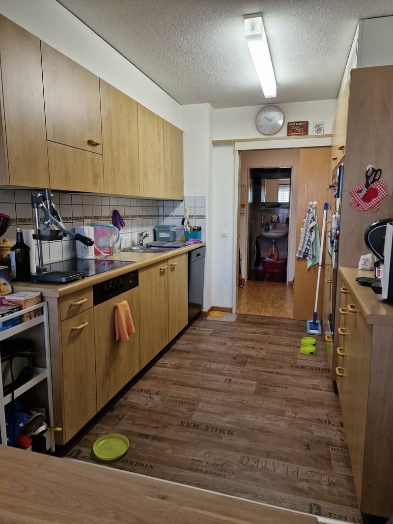 Charmant appartement 4.5 pièces au rez-de-chaussée avec balcon à Orpund (4)