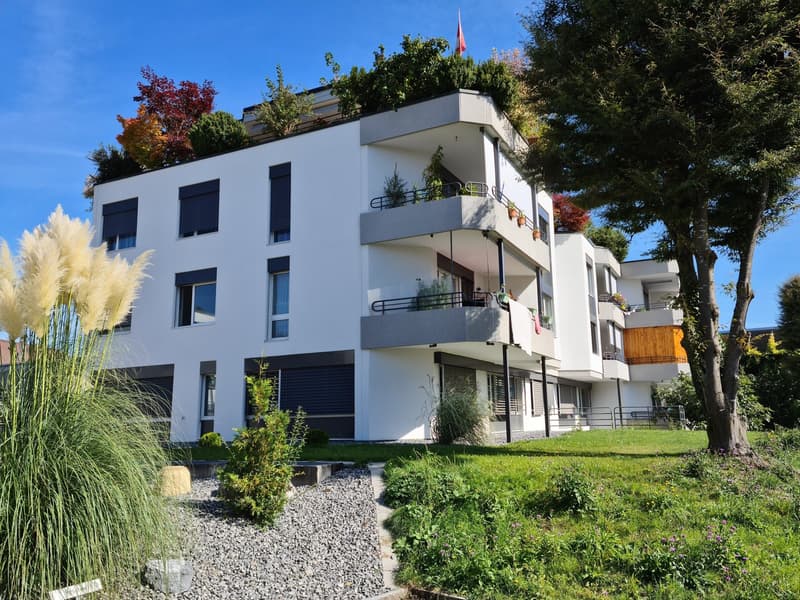 Charmant appartement 4.5 pièces au rez-de-chaussée avec balcon à Orpund (1)