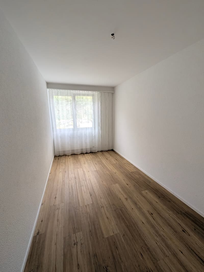 Sanierte 3-Zimmerwohnung mit Balkon und schöner Aussicht in Grenchen (8)