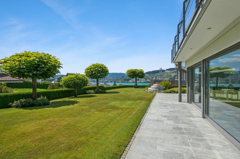 Villa d'architecte avec piscine intérieure & vue sur le lac (2)