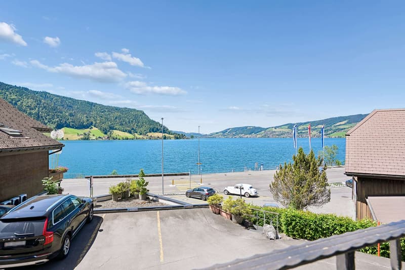 Lake Ägeri waterfront location: breathtaking lake view and 129 m² balcony/outdoor area (6)