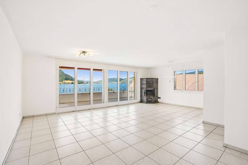 Lake Ägeri waterfront location: breathtaking lake view and 129 m² balcony/outdoor area (2)