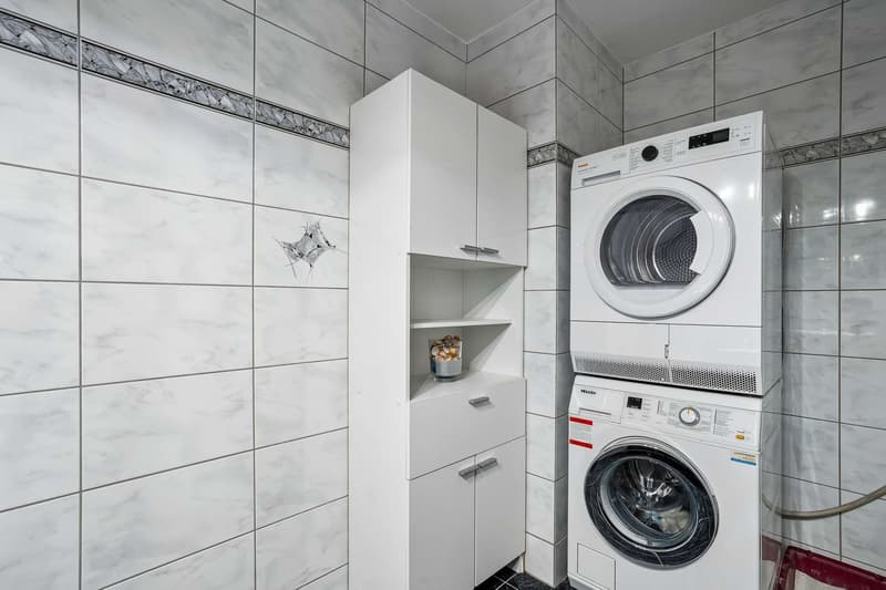 Charmante Gartenwohnung mit gedecktem Sitzplatz: Bahnhof in Gehdistanz (8)