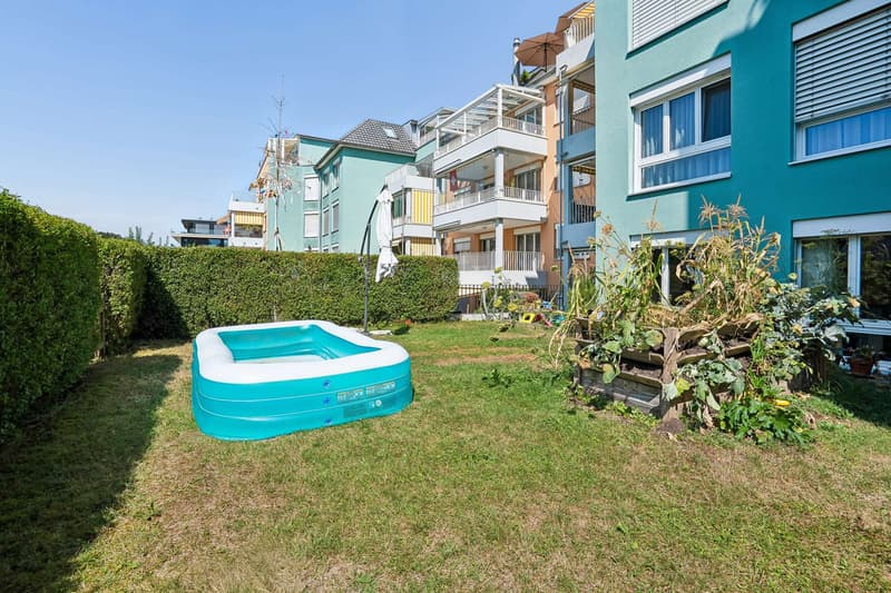 Charmante Gartenwohnung mit gedecktem Sitzplatz: Bahnhof in Gehdistanz (10)
