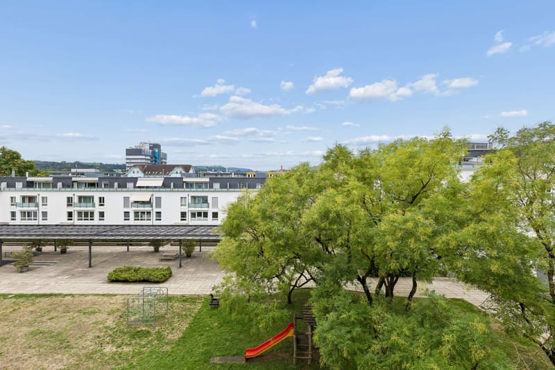 Zentral in Baar mit Blick ins Grüne: 114 m2 und zwei gedeckte Balkone (11)