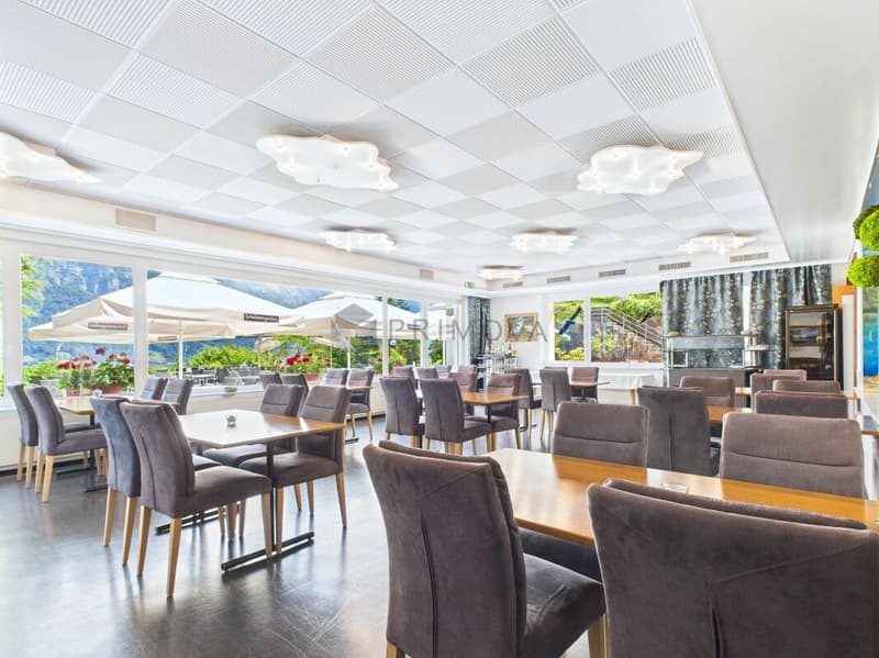 Hotel & Ristorante con appartamenti, vigneto e terreno edificabile in posizione premium sul lago di Walensee (12)