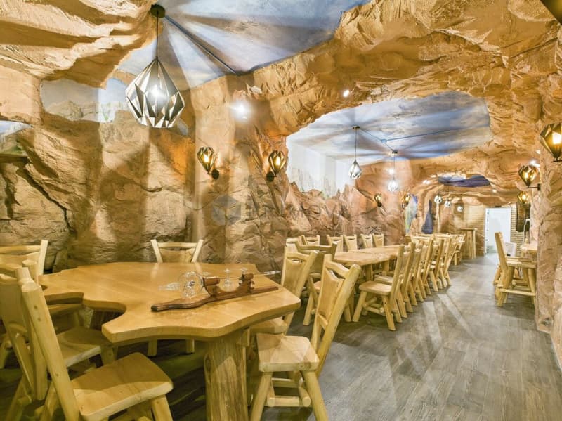 Hotel & Ristorante con appartamenti, vigneto e terreno edificabile in posizione premium sul lago di Walensee (13)