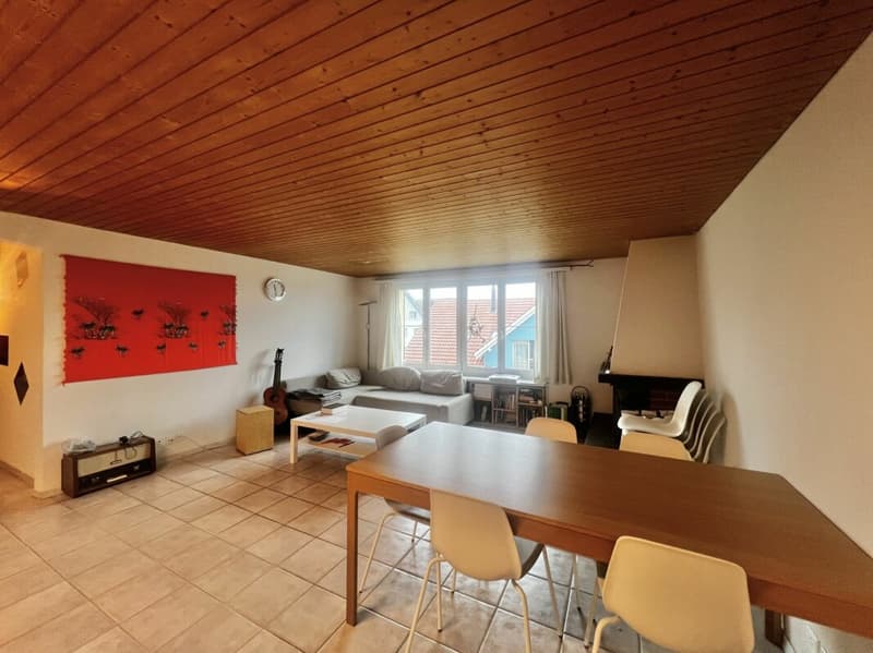 Casa con 3 appartamenti ben curati a Sulz (7)