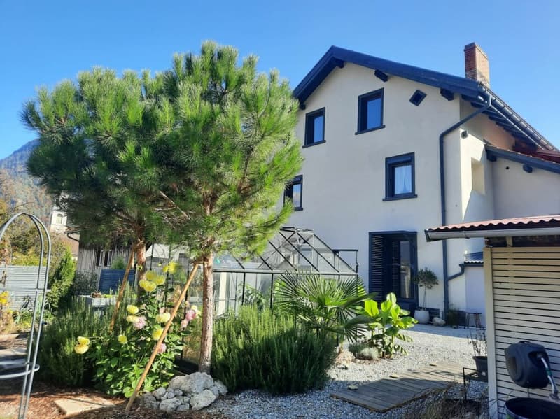 Maison multifamiliale charmante avec potentiel de développement dans un quartier calme de Rhäzüns (3)