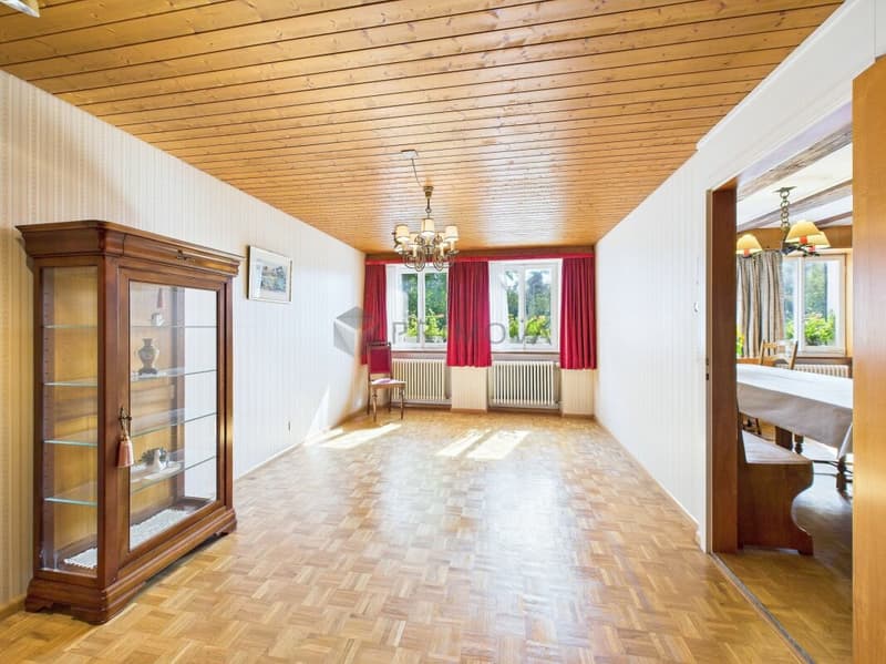 This house won't appeal to everyone. But to the right person, all the more. (4)