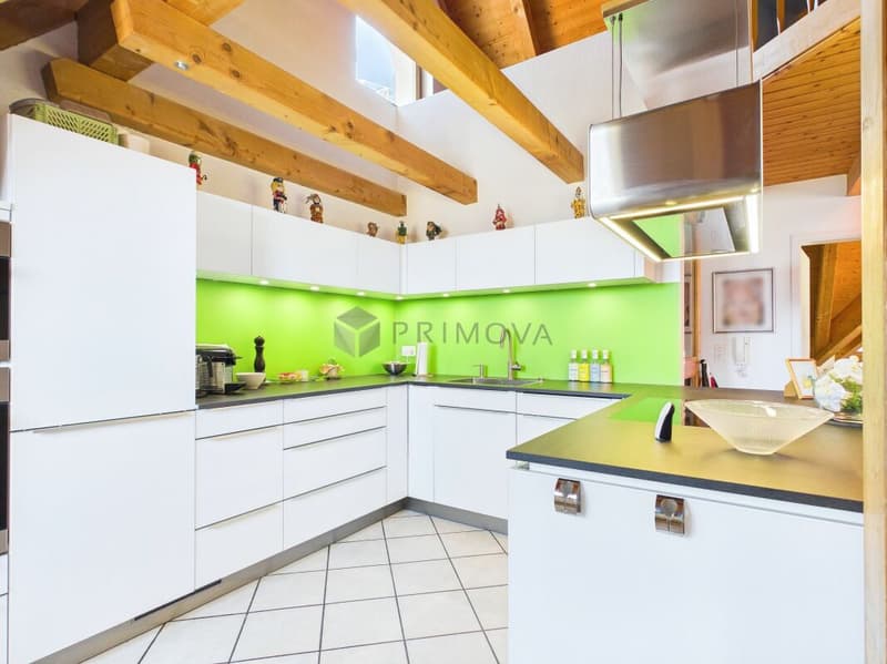 Attractive 4.5-room maisonette attic apartment with gallery and plenty of living space (4)