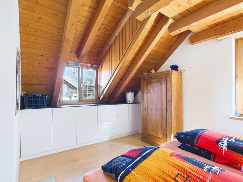 Attractive 4.5-room maisonette attic apartment with gallery and plenty of living space (6)