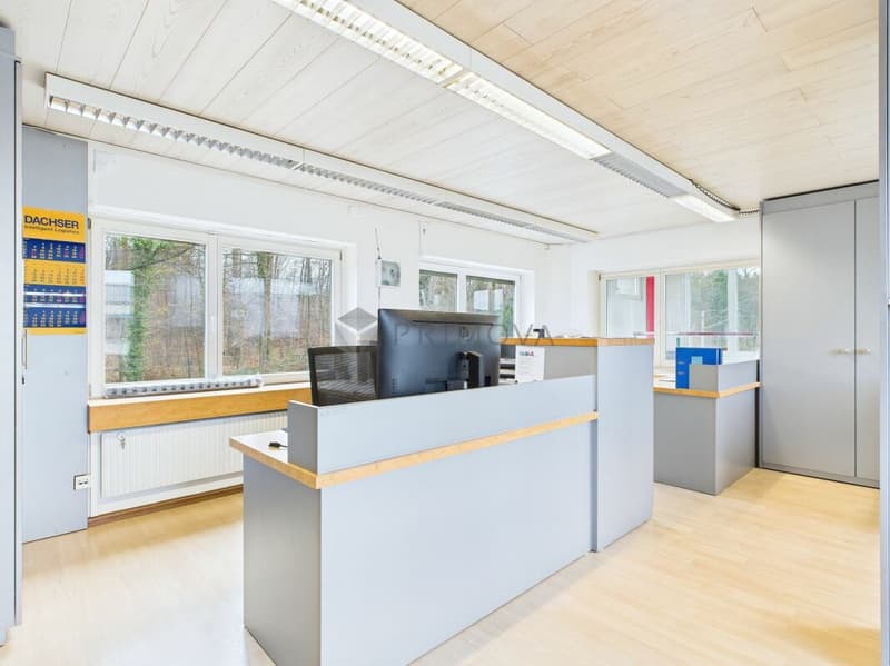 Profit from 320m² of commercial space in a prime harbor location at an unbeatable price (4)