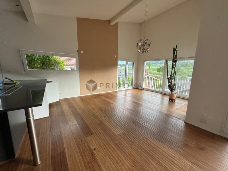Live with a breathtaking view, this house in a prime location is one of a kind! (3)