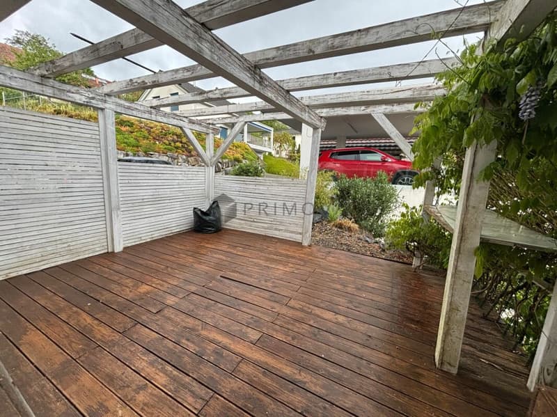 Live with a breathtaking view, this house in a prime location is one of a kind! (10)
