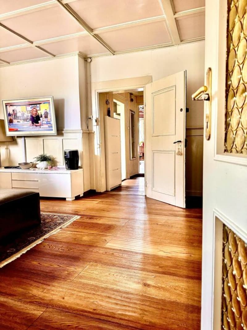 Living with character - stylish 6.5 room apartment on Lake Zurich (2)