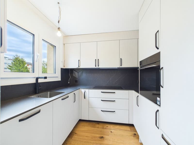 High-quality renovated 3.5-room apartment in a sought-after residential area (4)