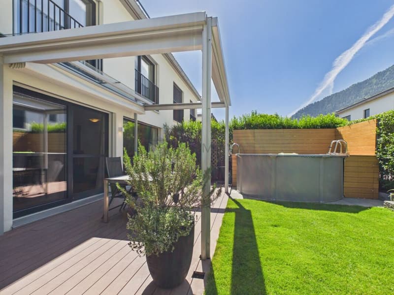 Enchanting 5.5-room semi-detached house & garden in top quarter (12)