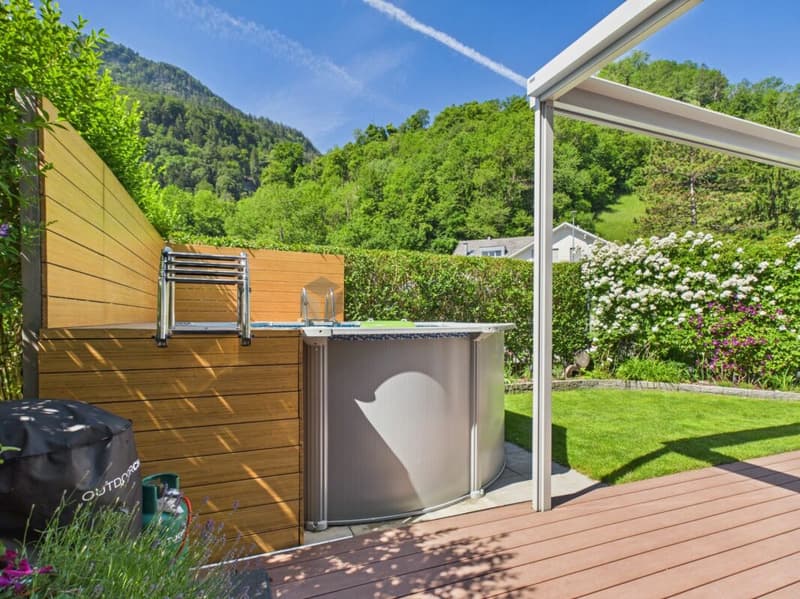 Enchanting 5.5-room semi-detached house & garden in top quarter (13)