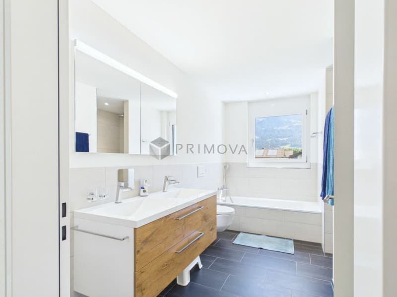 Enchanting 5.5-room semi-detached house & garden in top quarter (8)