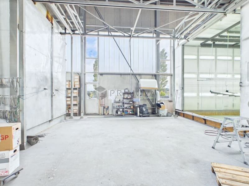 Hall commerciale avec espace extérieur - idéale pour la logistique et le transport (10)