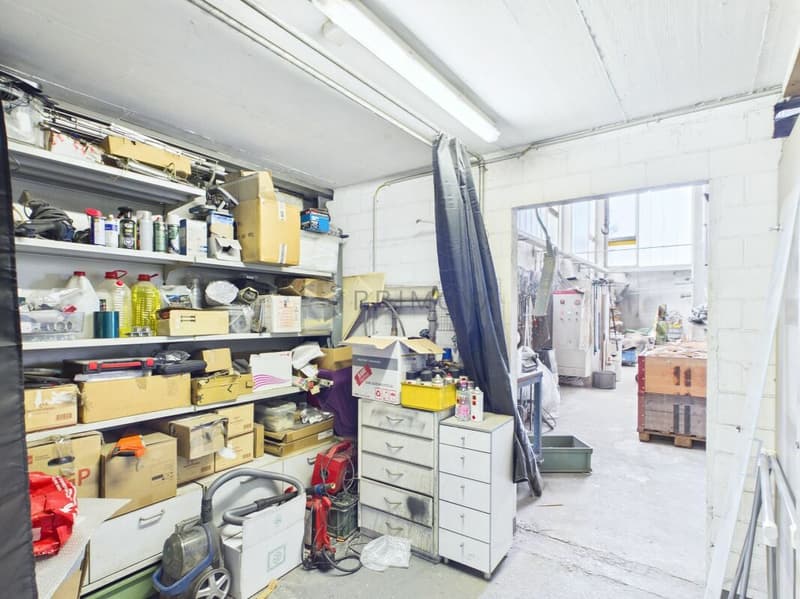 Hall commerciale avec espace extérieur - idéale pour la logistique et le transport (12)