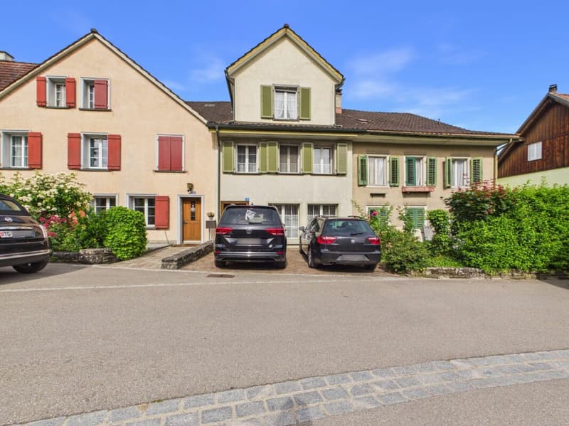 Maison de rang de 5,5 pièces conviviale pour les familles avec beaucoup d'espace et extérieur ensoleillé (1)