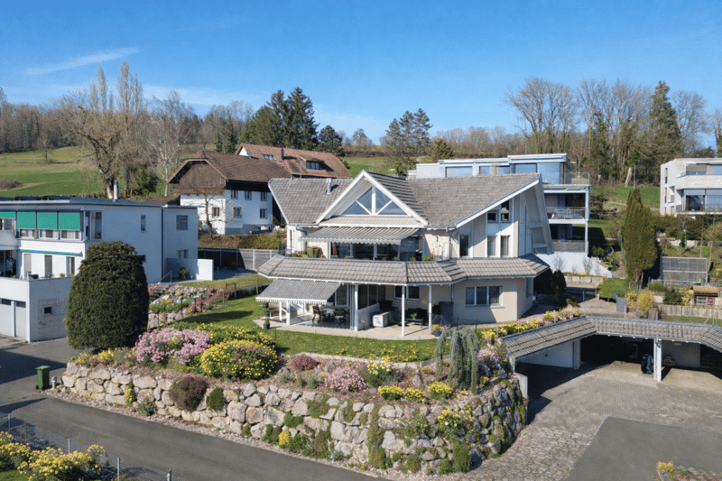 Two residential units - a home full of possibilities (10)