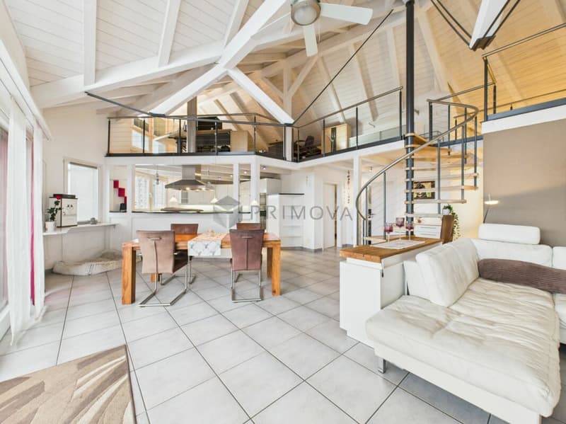 Two residential units - a home full of possibilities (2)
